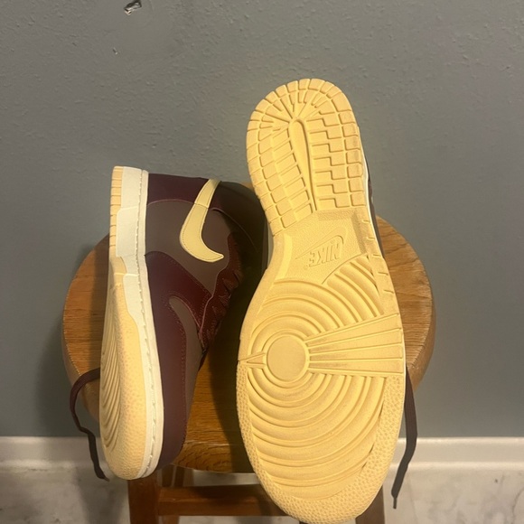 Nike Burgundy and Cream Athletic Shoes Nike Dunk High Plum Eclipse - Picture 3 of 6